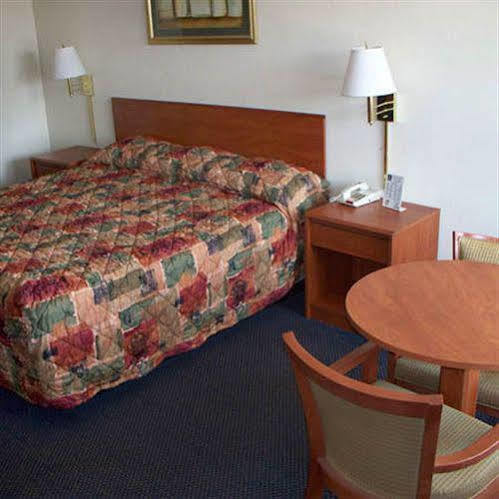 Regency Travel Inn Hayti Quarto foto